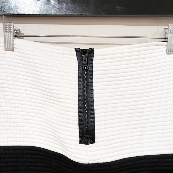 Alice + Olivia Lennon Quilted Lamb Leather Trim Crossover Asymmetrical Skirt 6 - Picture 7 of 13